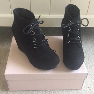 New black lace up ankle booties suede